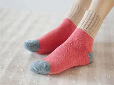 Ten Ways to Keep Your Feet Warm in Winter